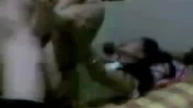 Wanita Seksi membawa ...