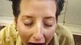 Teman wanita berambu ...