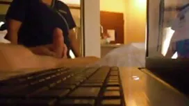 Tinju dan bermain da ...